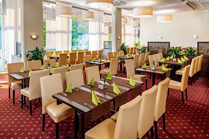 Halbpensionsrestaurant Frühstücksbuffet AHORN Seehotel Templin