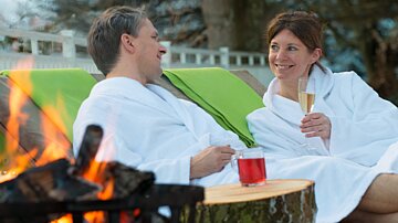 [Translate to český:] Pärchen beim Wellness im Best Western Ahorn Hotel Oberwiesenthal