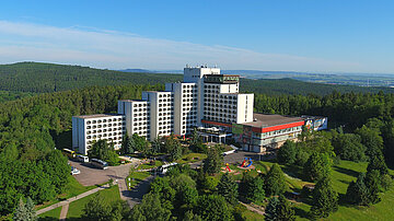 AHORN Berghotel Friedrichroda Aussenansicht Sommer