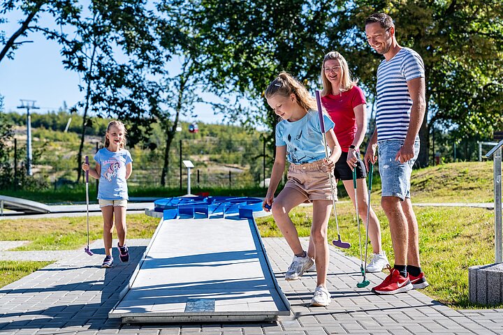 Minigolf mit der Familie