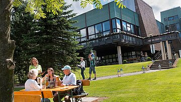 [Translate to český:] AHORN Waldhotel Altenberg Aussenansicht