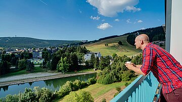 [Translate to český:] Best Western Ahorn Hotel Oberwiesenthal Ausblick vom Balkon
