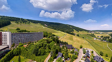 AHORN Hotel Am Fichtelberg Aussenansicht Sommer