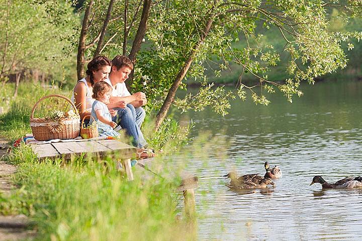 Familie am See